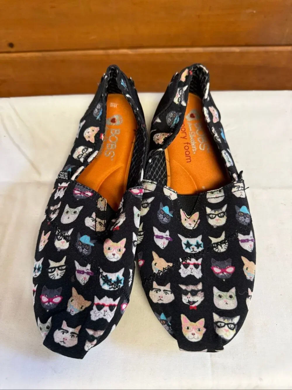 BOBS/Skechers  Kitty Cat slip-on flat shoes Sz 6 NWOT